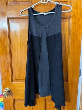 POL Black and Charcoal Sleeveless Tunic Top